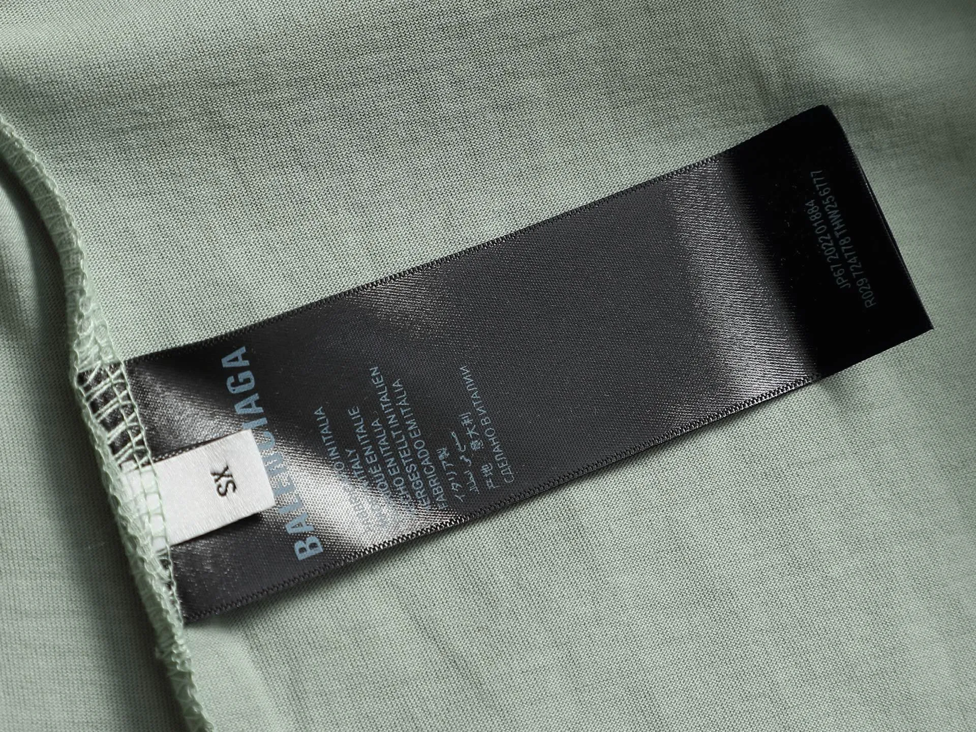 BALENCIAGA 2026 B Logo ， Retro Same Style T 320 Versatile : Black Green Size：XS S M L